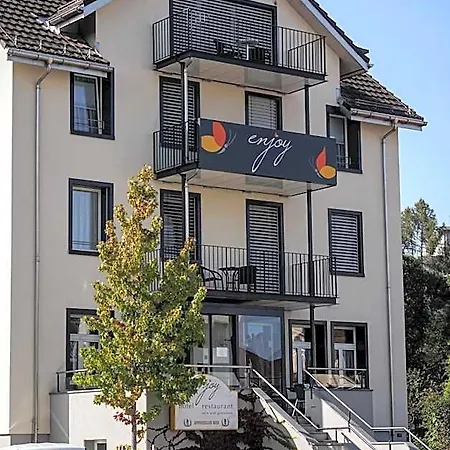 Hotel Enjoy 2*